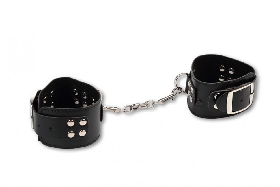 Широкие наручники с карабинами и цепочкой