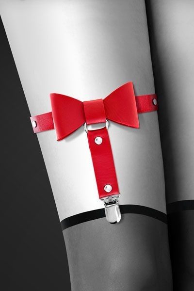 Гартер на ногу Bijoux Pour Toi - WITH BOW Red, сексуальная подвязка с бантиком, экокожа